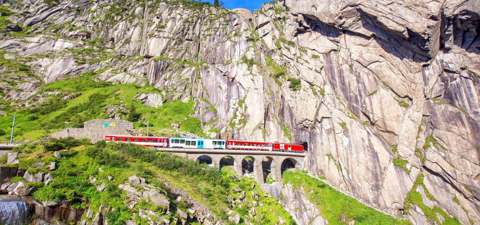 gotthard-panorama-express-train-railbookers